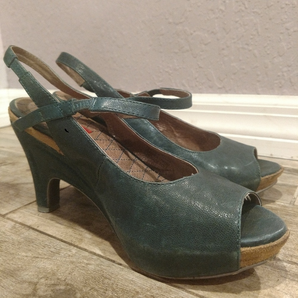 Miz Mooz sling back open toe sandles